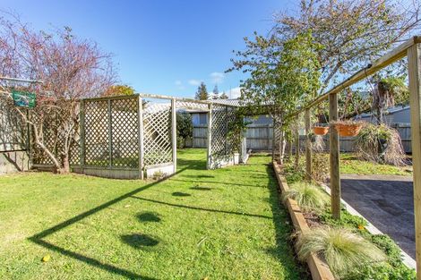 Photo of property in 6 Rinaha Place, Koutu, Rotorua, 3010