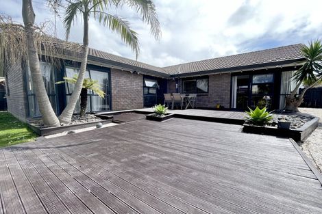 Photo of property in 22 Davington Way, Burswood, Auckland, 2013