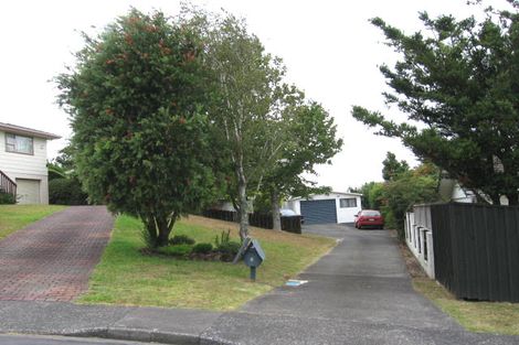 Photo of property in 9 Datura Place, Sunnynook, Auckland, 0620