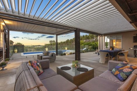 Photo of property in 572 Ormiston Road, Flat Bush, Manurewa, 2576