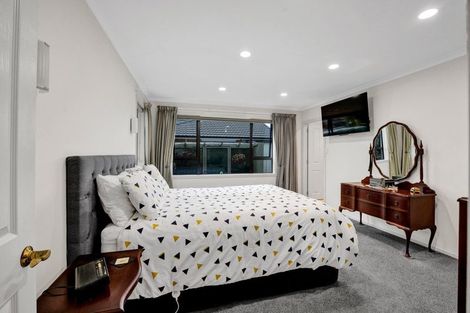 Photo of property in 19 Dolphin Parade, Bell Block, New Plymouth, 4312