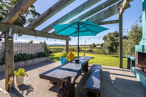 Photo of property in 1 Campbell Drive, Martinborough, 5711