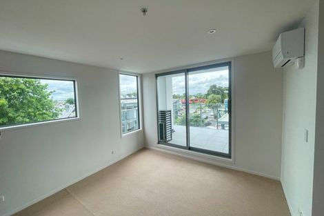 Photo of property in Bella Vista, 2d/84 Gunner Drive, Te Atatu Peninsula, Auckland, 0610