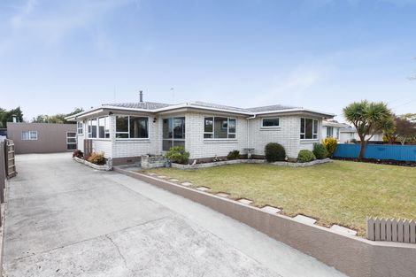 Photo of property in 5 Tararua Terrace, Cloverlea, Palmerston North, 4412