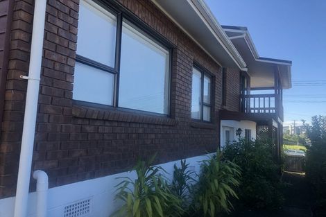 Photo of property in 24a East Coast Road, Milford, Auckland, 0620