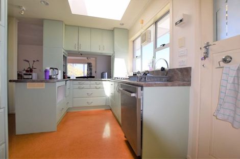 Photo of property in 25 Stottholm Road, Titirangi, Auckland, 0604