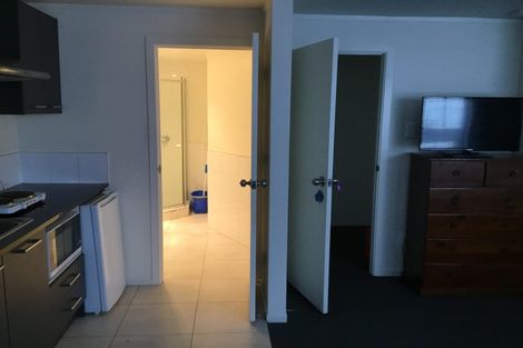 Photo of property in 8c Schnapper Rock Road, Schnapper Rock, Auckland, 0632