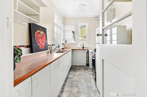 Photo of property in 20f Portland Crescent, Thorndon, Wellington, 6011