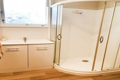 Photo of property in 30 Leaver Place, Weymouth, Auckland, 2103