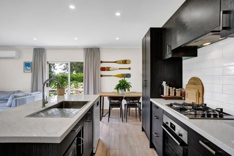 Photo of property in 8 Manatu Lane, Inglewood, 4330