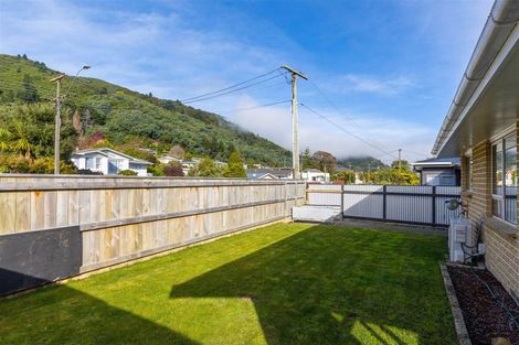 Photo of property in 131a Waikawa Road, Picton, 7220