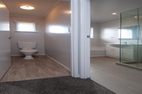 Photo of property in 16 Abel Tasman Avenue, Henderson, Auckland, 0610