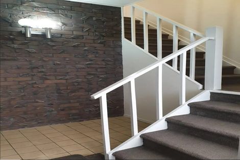 Photo of property in 27 Noeleen Street, Glenfield, Auckland, 0629