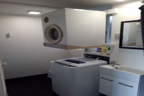 Photo of property in Churchill Flats, 213 The Terrace, Wellington Central, Wellington, 6011