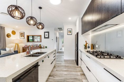 Photo of property in 9 Walter Ruddock Avenue, Kumeu, 0810