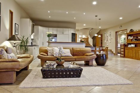 Photo of property in 20 Cliff Road, Torbay, Auckland, 0630