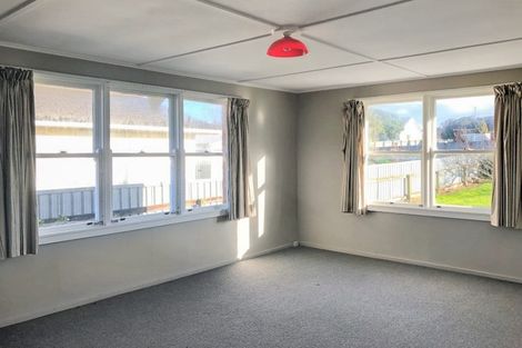 Photo of property in 2 Akatea Street, Gonville, Whanganui, 4501