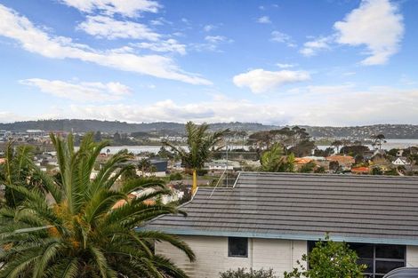 Photo of property in 11 Matisse Drive, West Harbour, Auckland, 0618