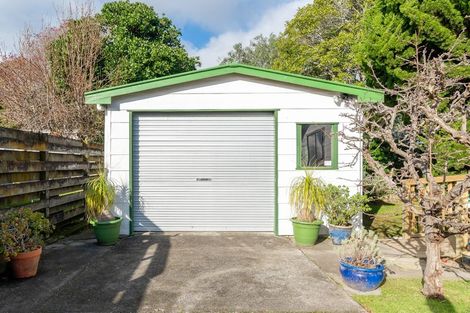 Photo of property in 4 Buckley Grove, Paraparaumu, 5032