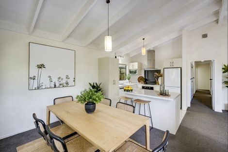 Photo of property in 34 James Cook Street, Havelock North, 4130