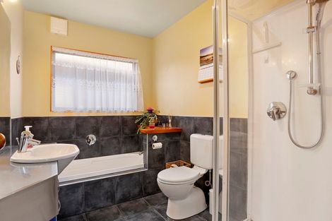 Photo of property in 28 Owen Place, Omokoroa, 3114