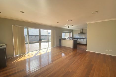 Photo of property in 29 Toledo Avenue, Henderson, Auckland, 0612
