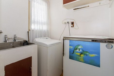 Photo of property in 9 Kelwyn Road, Kelston, Auckland, 0602