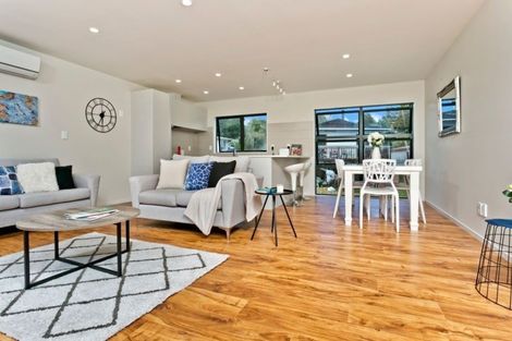 Photo of property in 22a Glastron Place, Bayview, Auckland, 0629