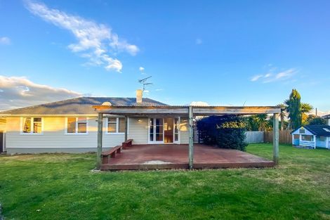 Photo of property in 92 Arimu Road, Papakura, 2110