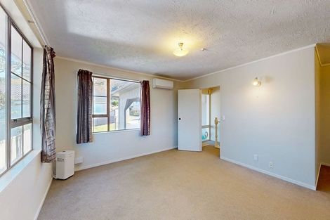 Photo of property in 67b Thurleigh Grove, Karori, Wellington, 6012