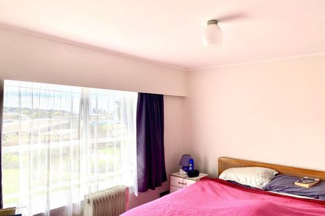 Photo of property in 1/20 Nigel Road, Browns Bay, Auckland, 0630