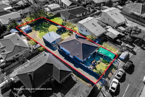 Photo of property in 4 Marie Crescent, Te Atatu South, Auckland, 0610