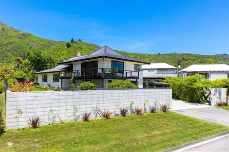Photo of property in 108 Moana View Road, Waikawa, Picton, 7220