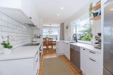 Photo of property in 4 Infidel Place, Torbay, Auckland, 0630