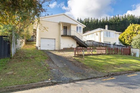 Photo of property in 3 Ngaturi Grove, Wainuiomata, Lower Hutt, 5014