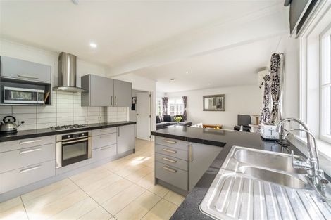 Photo of property in 1 Moeraki Road, Maoribank, Upper Hutt, 5018