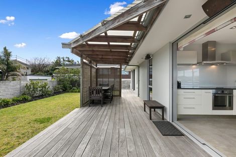 Photo of property in 75 Pitau Road, Mount Maunganui, 3116