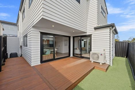 Photo of property in 148a Hutchinsons Road, Bucklands Beach, Auckland, 2014
