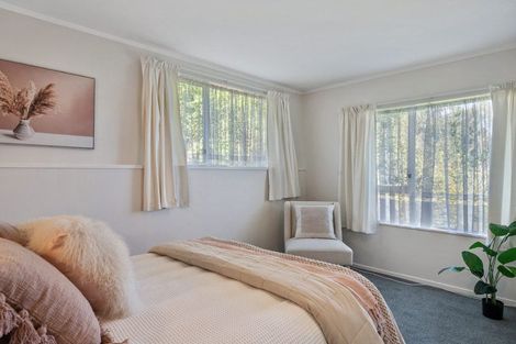 Photo of property in 26 Gentian Street, Timberlea, Upper Hutt, 5018