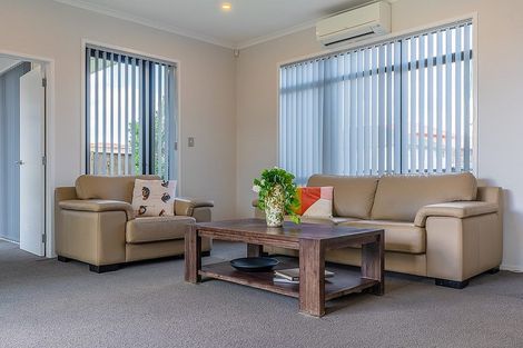 Photo of property in 2 Taikura Avenue, Red Beach, 0932