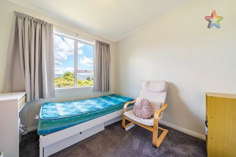 Photo of property in 4 Pekanga Road, Normandale, Lower Hutt, 5010