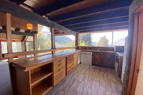 Photo of property in 12 Lordens Place, Fernhill, Queenstown, 9300