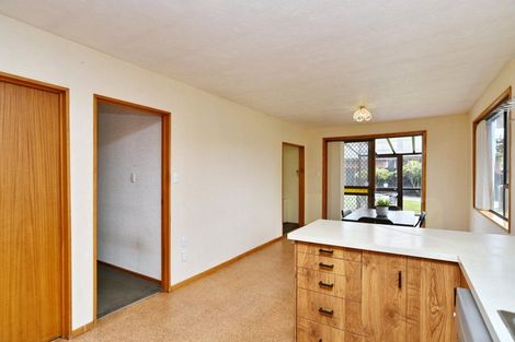 Photo of property in 31 Solomon Avenue, Redwood, Christchurch, 8051