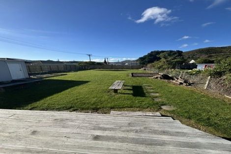 Photo of property in 124 Hewer Crescent, Naenae, Lower Hutt, 5011