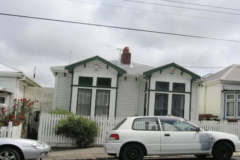 Photo of property in 18 Porritt Avenue, Mount Victoria, Wellington, 6011
