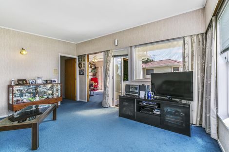 Photo of property in 193 Te Atatu Road, Te Atatu South, Auckland, 0610