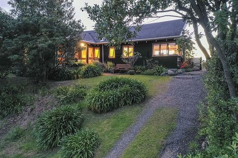 Photo of property in 41 Field Way, Waikanae Beach, Waikanae, 5036