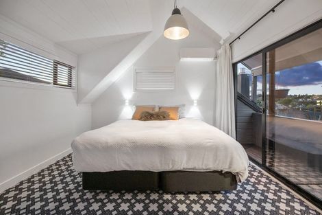 Photo of property in 9 Quebec Road, Milford, Auckland, 0620