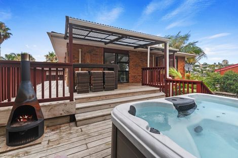 Photo of property in 2/57 Nigel Road, Browns Bay, Auckland, 0630