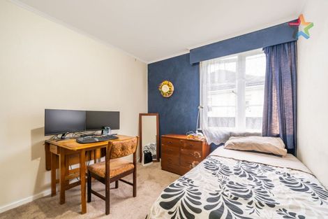 Photo of property in 33 Compton Crescent, Taita, Lower Hutt, 5011